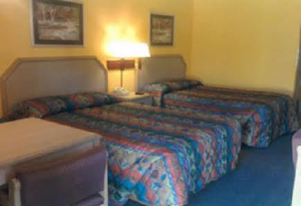 Rodeway Inn Palestine Exterior photo